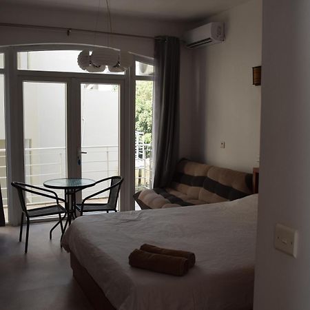 Ocean Drive Studio - Opposite The Beach Гранд Байе Екстериор снимка