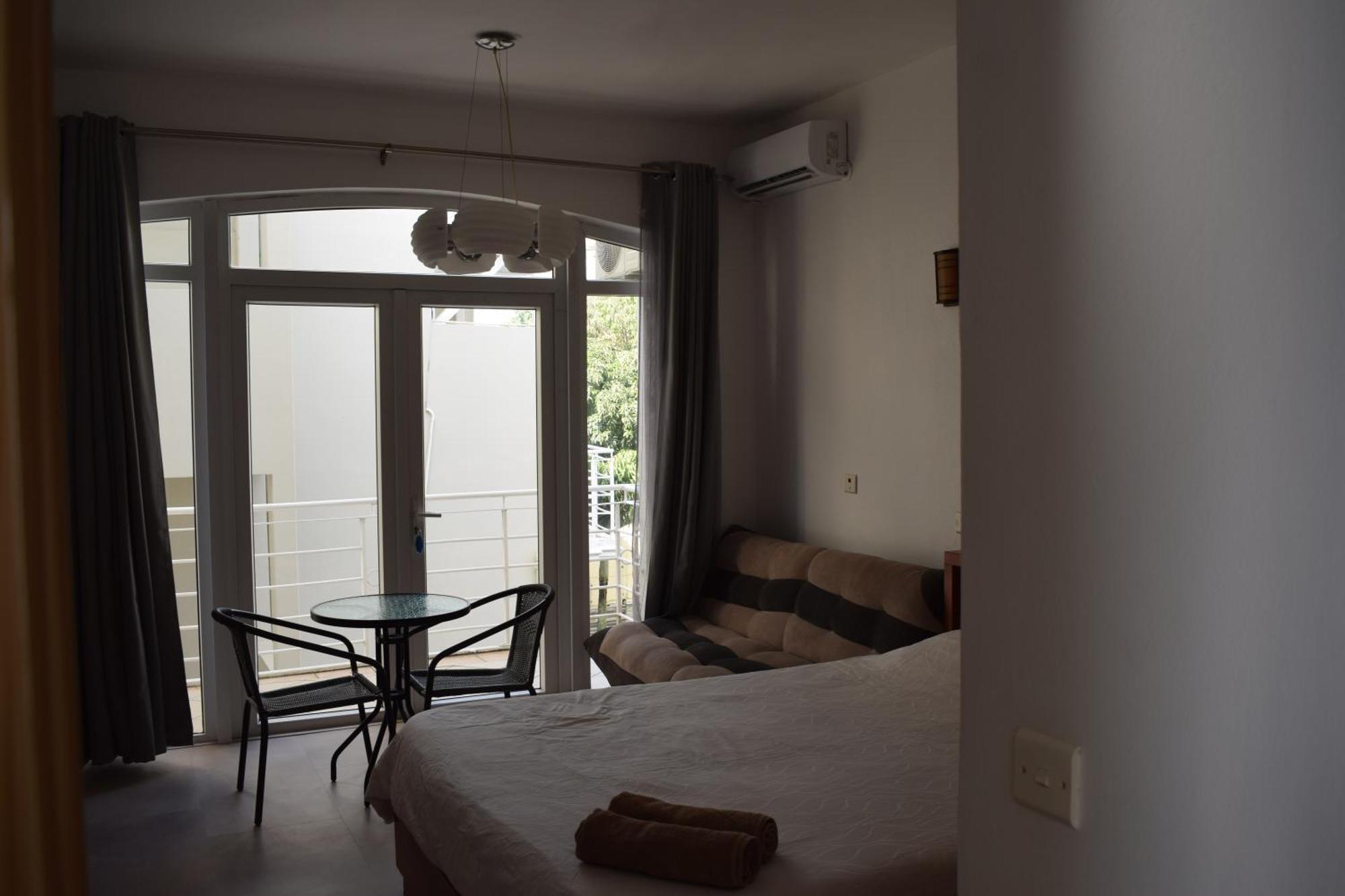 Ocean Drive Studio - Opposite The Beach Гранд Байе Екстериор снимка